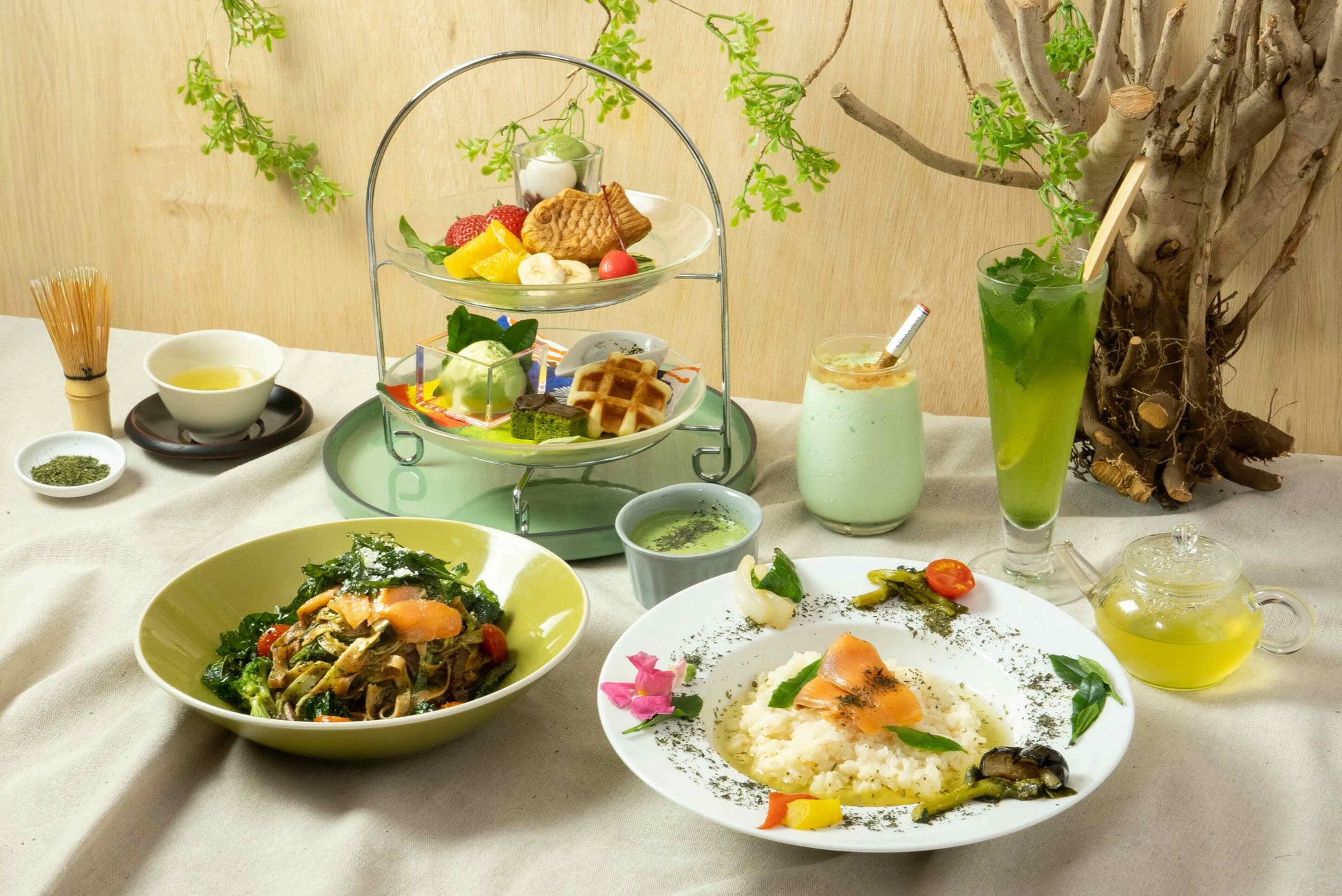 新茶シーズン到来！　おふろcafe utataneにて、埼玉を代表するお茶「狭山茶」を使った創作カフェメニューの提供や、おふろ・サウナイベントを実施します