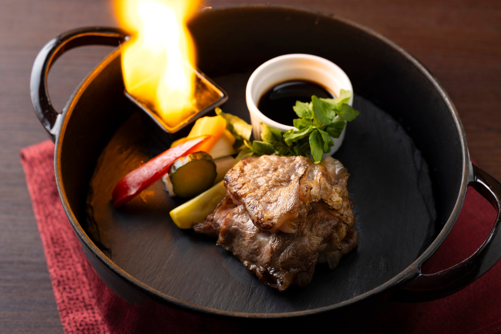 美術館で“芸術を味わう”体験を。ロートレックとミュシャの世界観を料理で表現した期間限定コースが登場― 広島県立美術館内「Zona ITALIA in Centro」にて提供中 ―