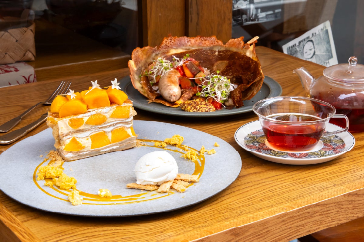 甘く熟したマンゴーのミルクレープと夏野菜のチーズガレットが5月21日（木）に登場。神戸・元町トアウエストのクレープとガレットの専門店「CREPE & GALETTE TOOTH TOOTH」にて