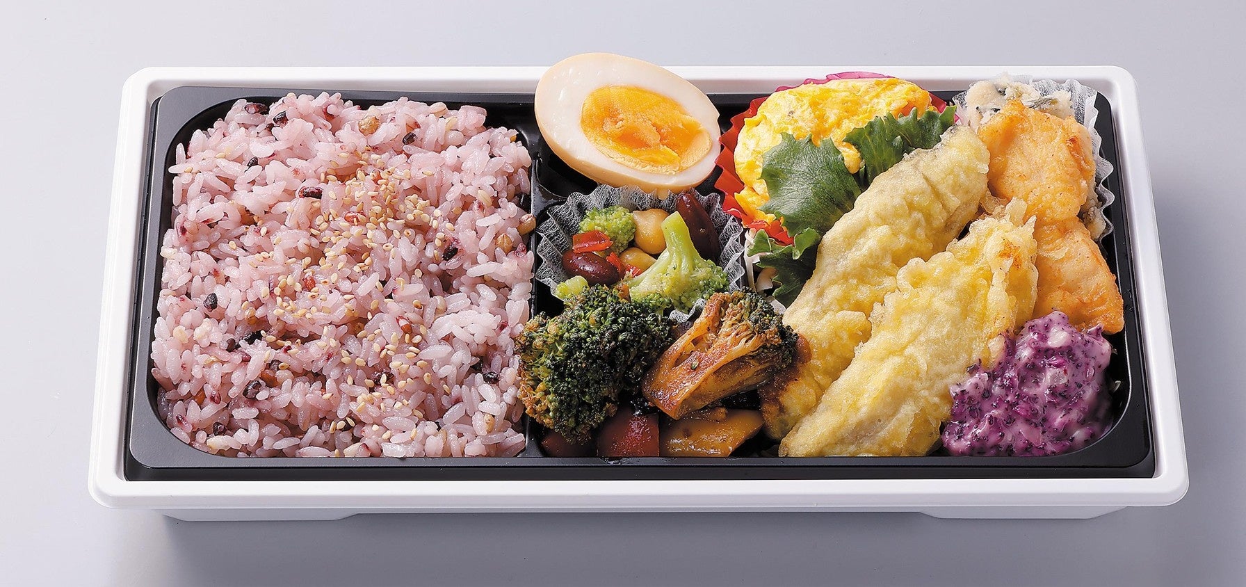 「お料理セット」深型トレー切り替えで年間約4ｔのプラ削減見込み　紙製に変更6月1日（月）から