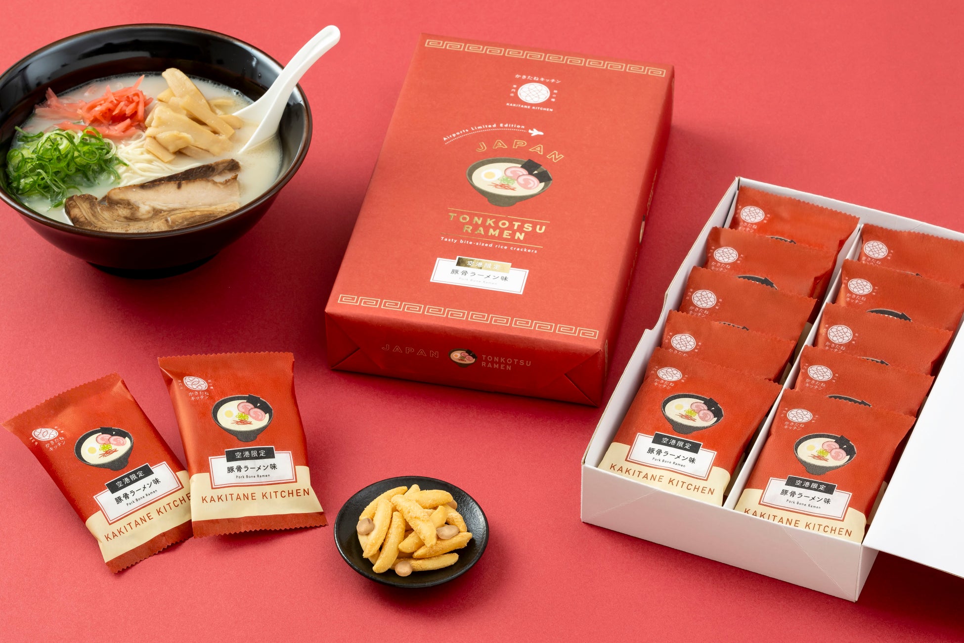日本のこだわり素材で味付けした『絶品かっぱえびせん 鳴門の塩とわさび味/北海道焼き帆立と黒胡椒味』
