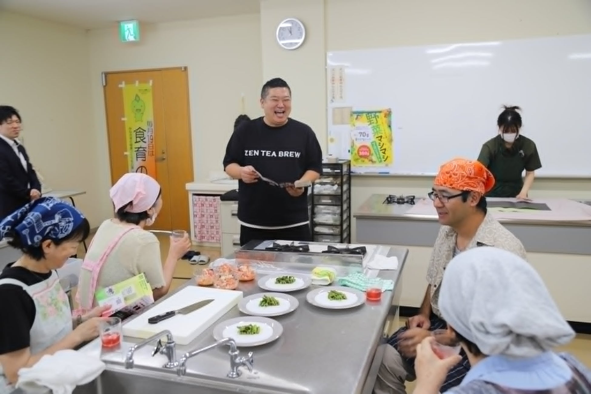 「ZEN TEA BREW」が菊川まるごとキッチンで朝摘み無農薬新茶の料理教室を開催——「茶葉を食べる」を12名が体験、菊川市栄養士考案レシピ3品をNHK・SBSが放映