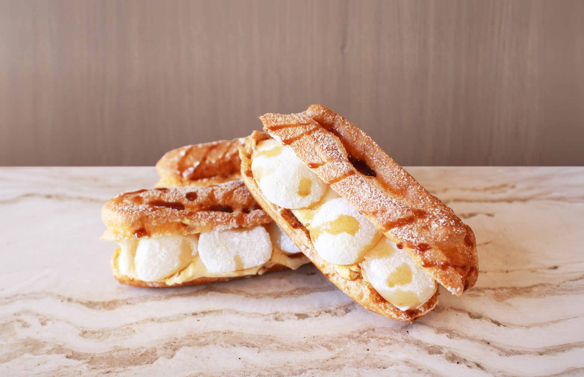 岡山銘菓×フランス発祥菓子、和洋折衷の新体験！山方永寿堂の「きびだんご」を贅沢に乗せた「きびだんごエクレア」が新登場