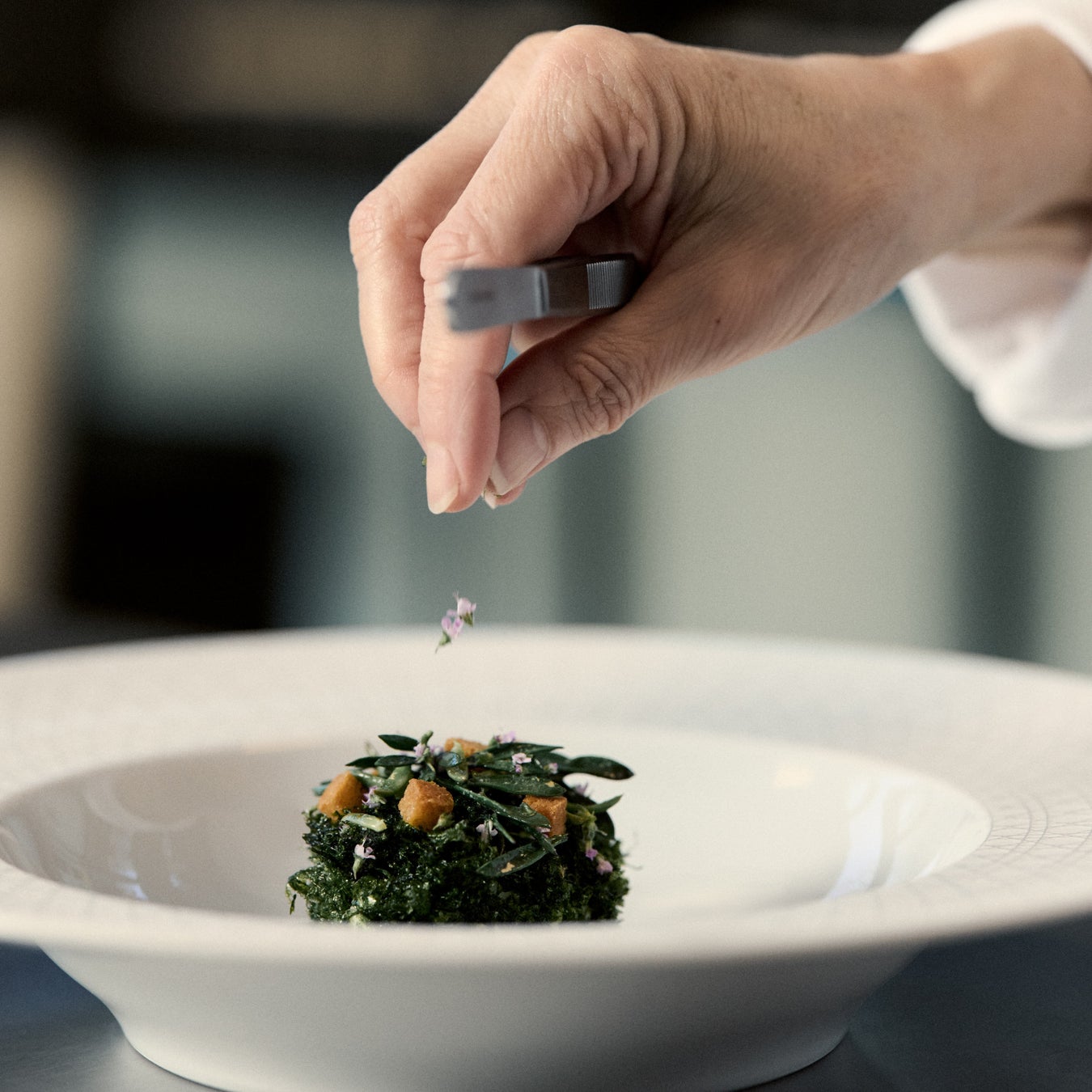 【Dior】アンヌ=ソフィー・ピックによるレストラン「ムッシュ ディオール」美食の芸術への賛歌