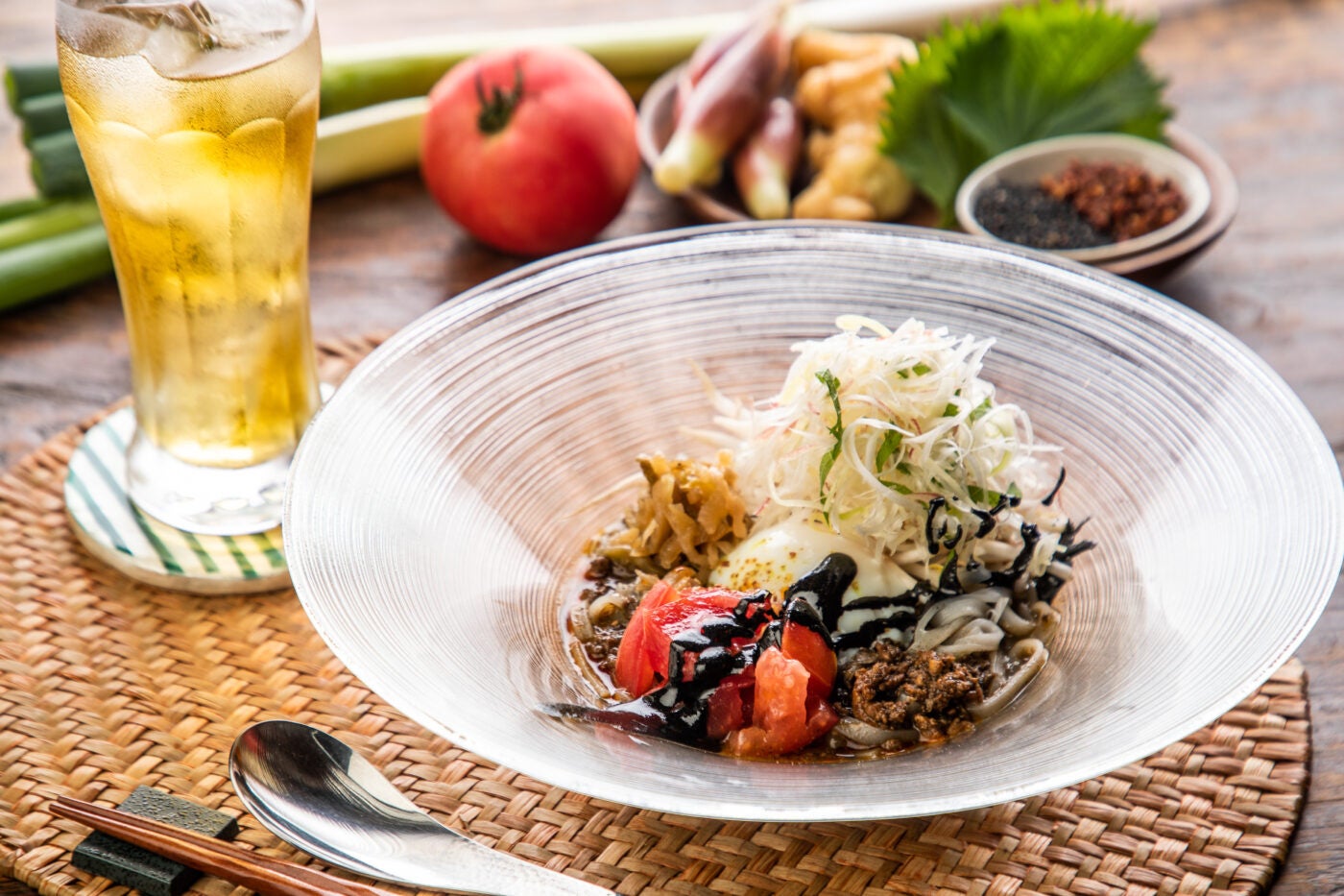 夏に人気の担々麺をフォー専門店がアレンジ！ハマる、『冷やし黒担々フォー』新発売【COMPHO】