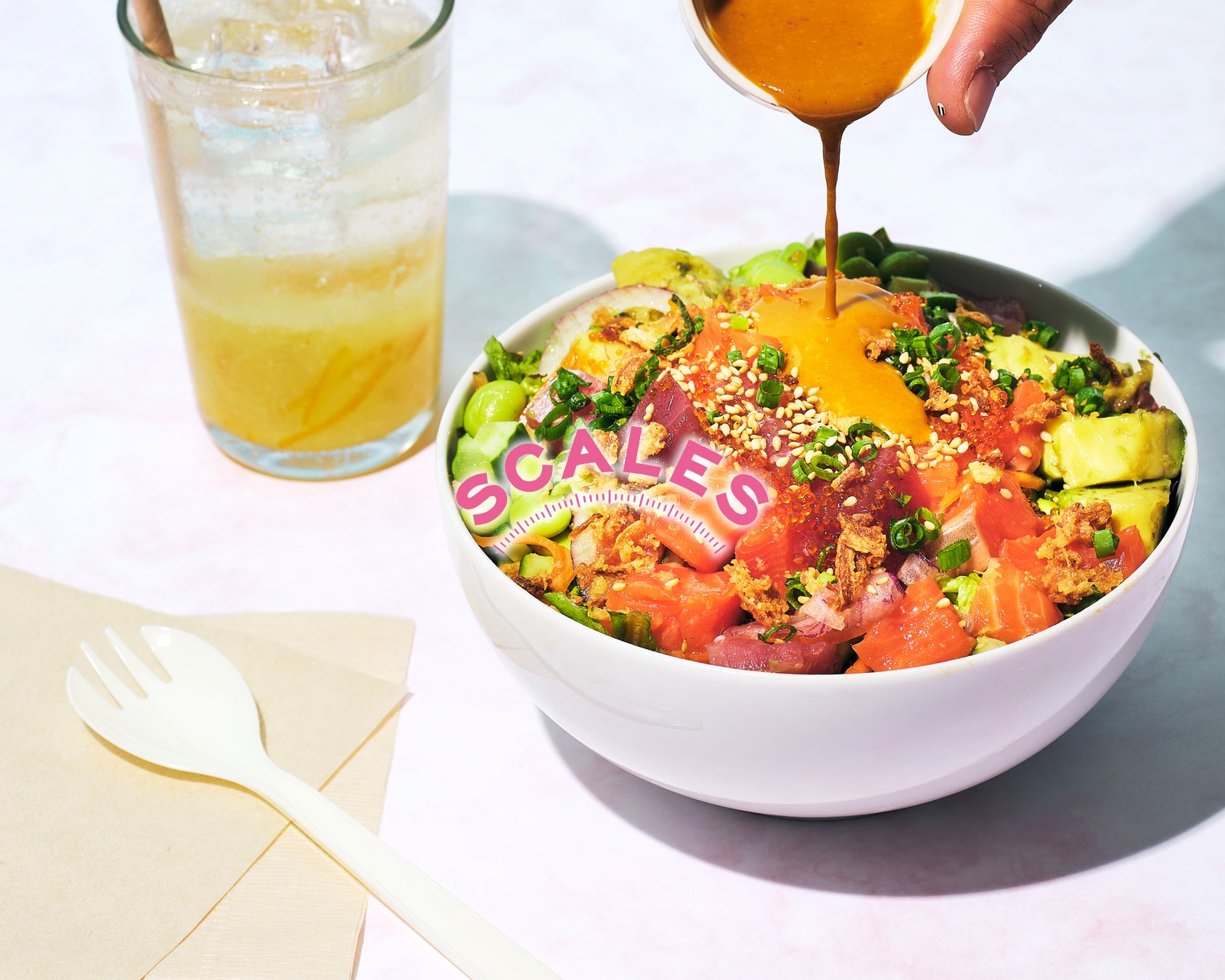 LAスタイルヘルシーポキ専門店『SCALES』UberEats”店頭価格”6月も継続＆ソース追加無料ー「SweetCut」も初の”店頭価格”自社配達を開始