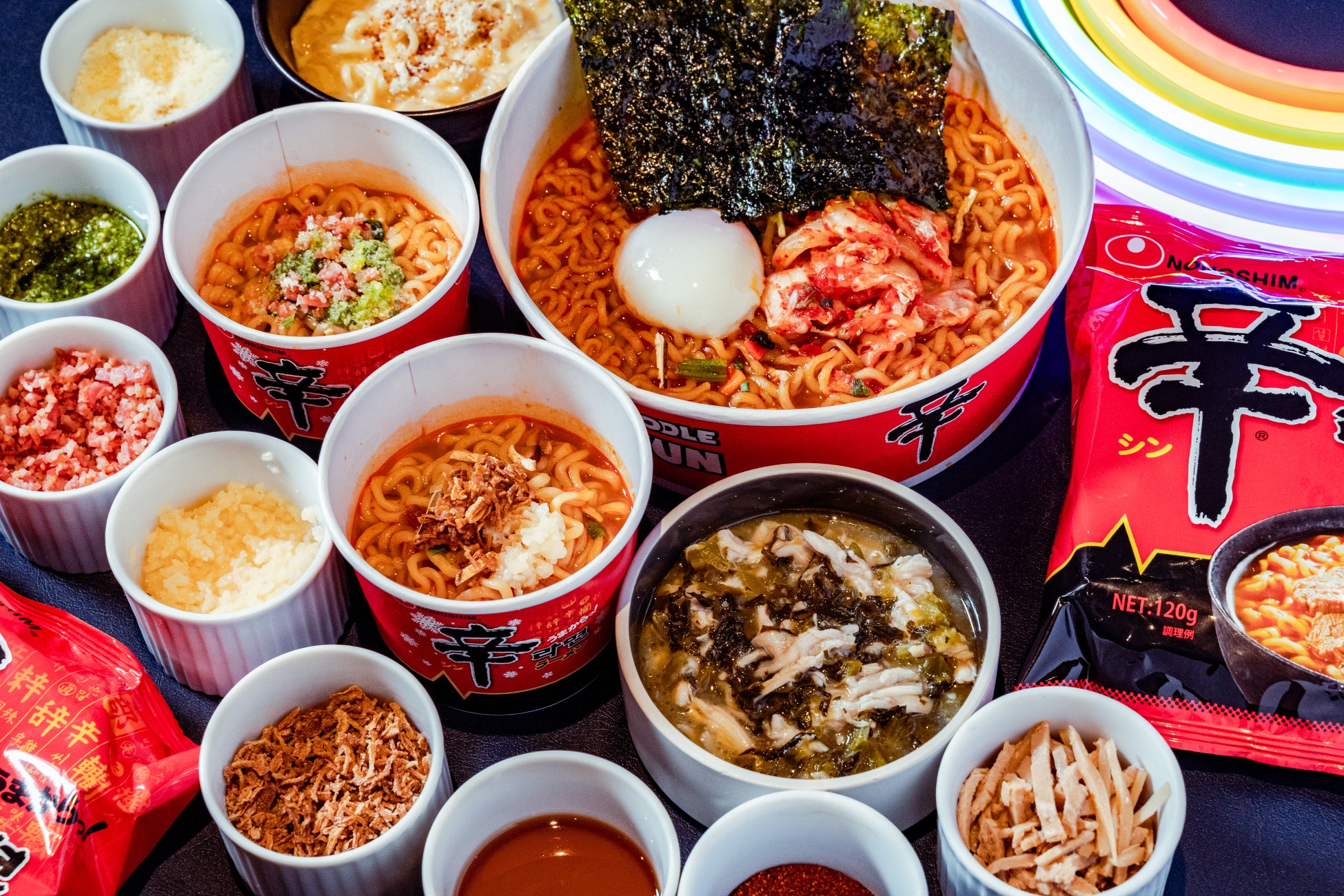 ホテルブッフェ初！「辛ラーメン」の農心ジャパンと『韓国ブッフェ K-Food Holic Vol.2』で特別コラボ！話題のラーメン自動調理機やホテルシェフ考案のアレンジメニューがブッフェで楽しめる