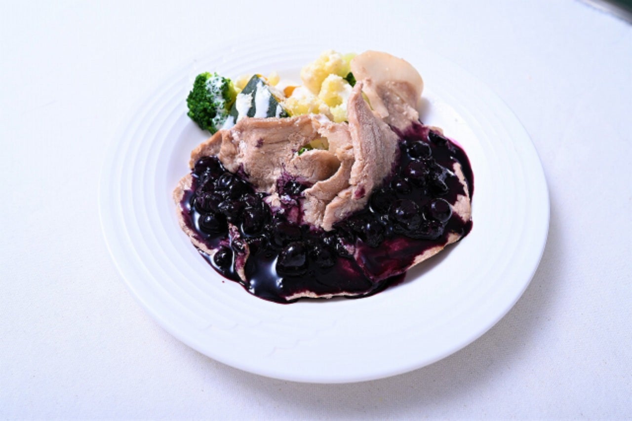 ブルーベリーを“料理”で食べる新習慣！都内4か所の社員食堂で「ブルーベリーメニュー」3種を展開 ～USハイブッシュブルーベリー協会とシダックスコントラクトフードサービスがコラボ～