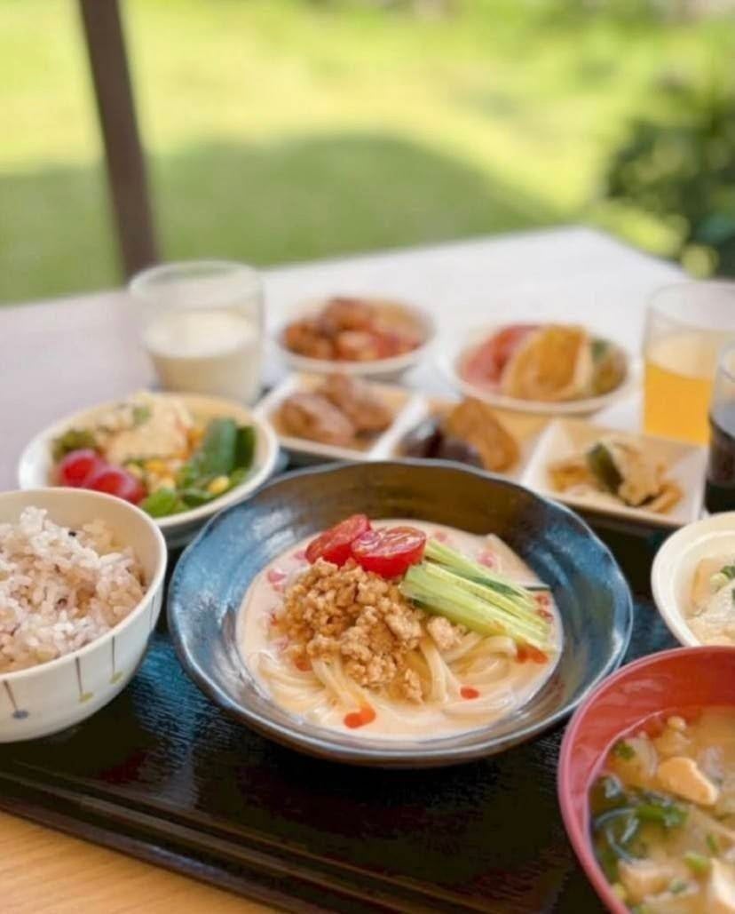 「五ケ山豆腐」に夏限定の新メニューが登場！！お客さまの要望に応えパワーアップした「ごま豆乳担々うどん御膳」や、夏にぴったりの「塩レモン豆腐」、大人気「豆乳もっちりん」の新作が6月1日より発売開始！