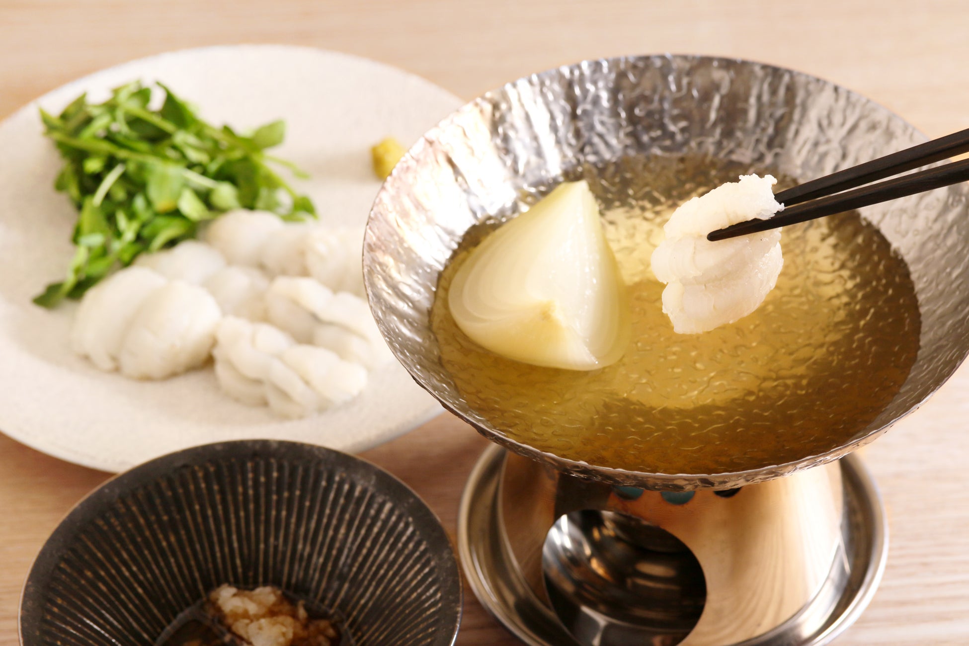 淡路島の鱧を味わう夏の贅沢。島おでんMIKE丸の内店で『鱧出汁しゃぶしゃぶコース』と『冷やしおでん』を提供開始