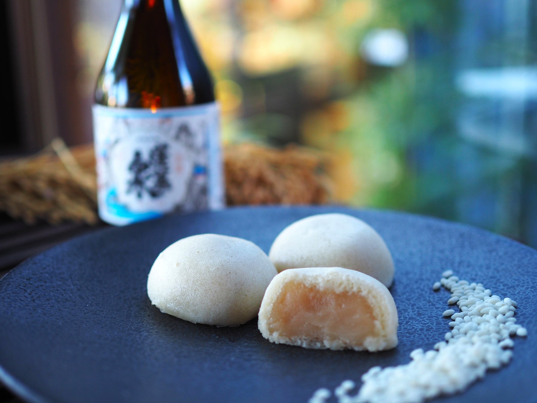 【日本酒を“食べる”衝撃】奥三河の銘酒「蓬莱泉 別撰」が和菓子に。老舗和菓子店お亀堂、“大人のための酒まんじゅう”第二弾を発売