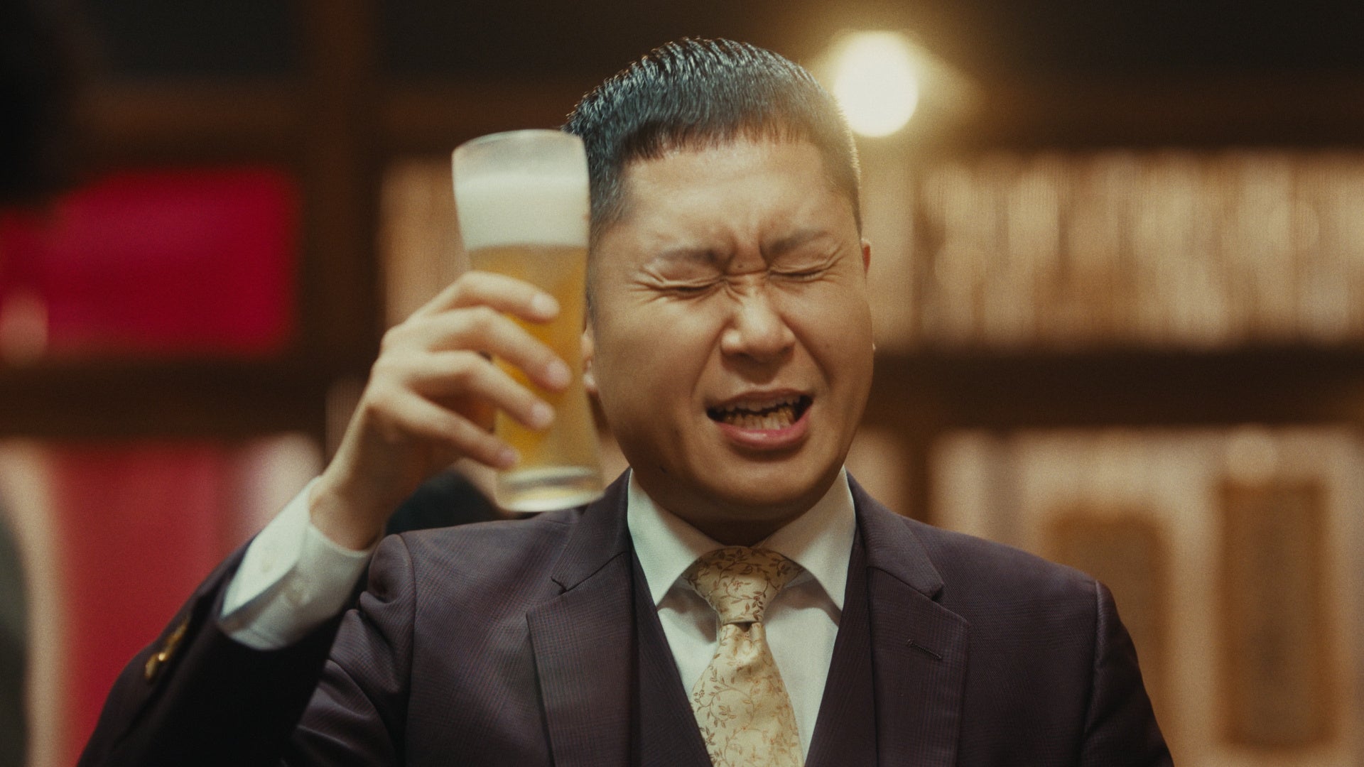 「せっかく飲むなら、ちょっといいビール」※1ドンデコルテの銀次さんがビールを頼む際の常套句「とりあえず生」に疑問を呈する「一番搾り」続編新WEB CM 「とりあえず頼む人へ」篇 ６月10日（水）公開