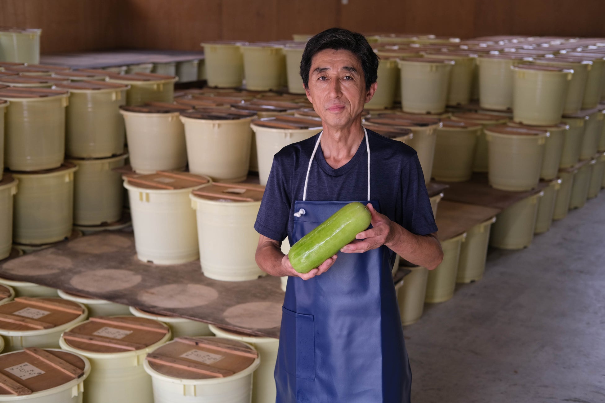 消えゆく九州北部の家庭の味を未来へ。白うり7,500kgを手作業で仕込む。20年以上明治神宮へ御奉献する、予約4ヵ月待ちの「うり浅漬」仕込み開始。