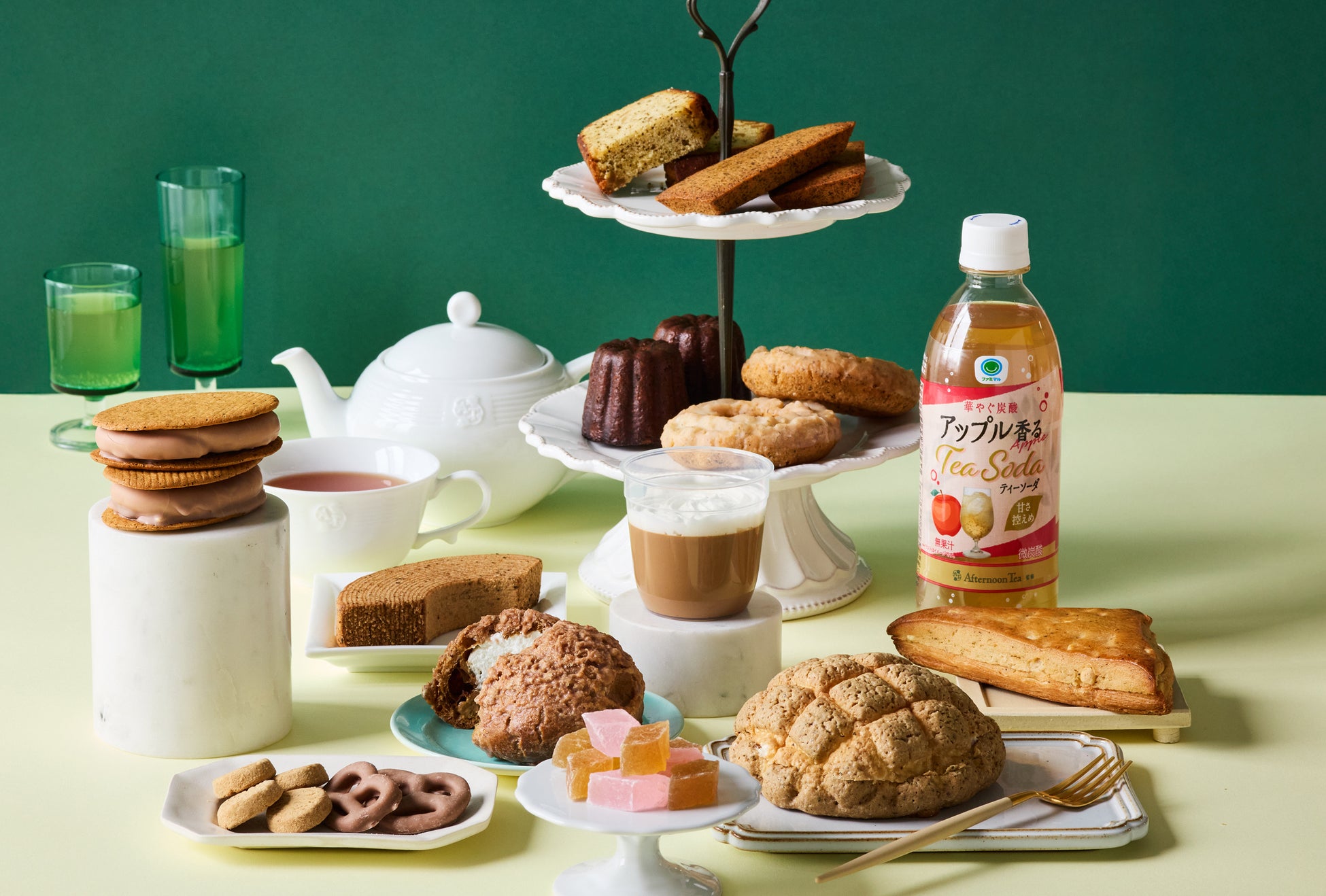 【Afternoon Tea】紅茶が華やかに香る「アフタヌーンティー」フェアを、全国のファミリーマートで開催！新作12種など、Afternoon Tea監修の全28商品が勢揃い