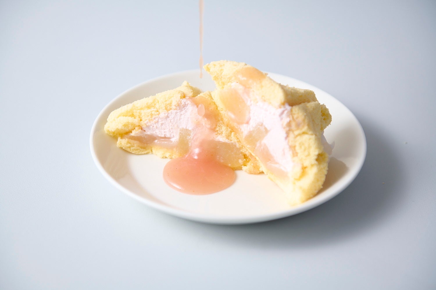 【ボンとらや×QUONチョコレート】コラボレーションで生まれたQUONなピレーネ第２弾！ごろっと果実がうれしい桃ピレーネがデビュー！