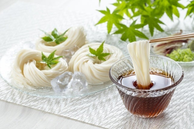 コーチが展開するカフェ “The Coach Coffee Shop” から夏を彩る限定メニューが登場! スパークリングドリンクや人気メニューがラインナップ