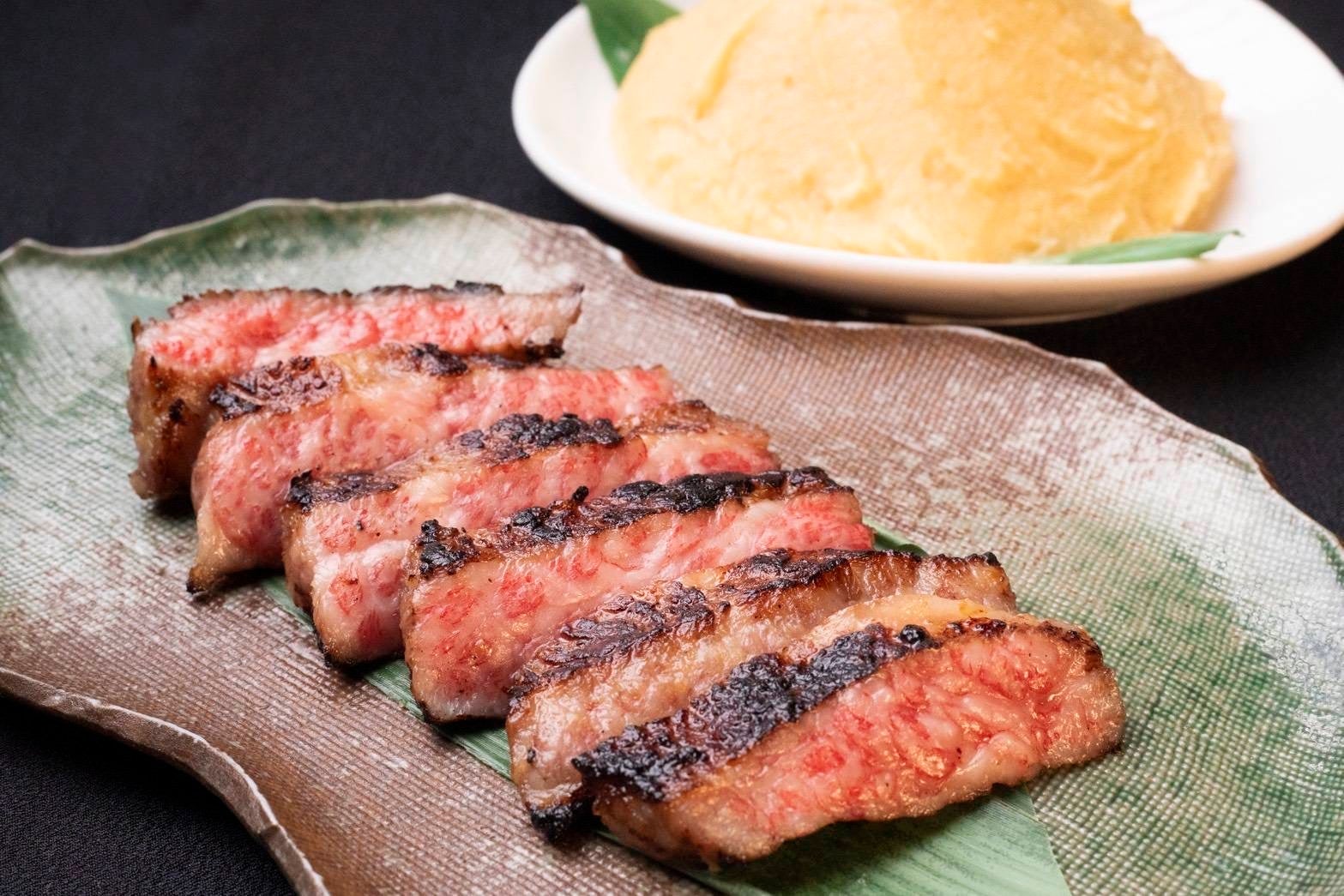 【40万人来場の肉の祭典イベントでグランプリ受賞】「六本木にくる」が日本一に輝いた「宮崎牛の西京焼き」の提供を開始