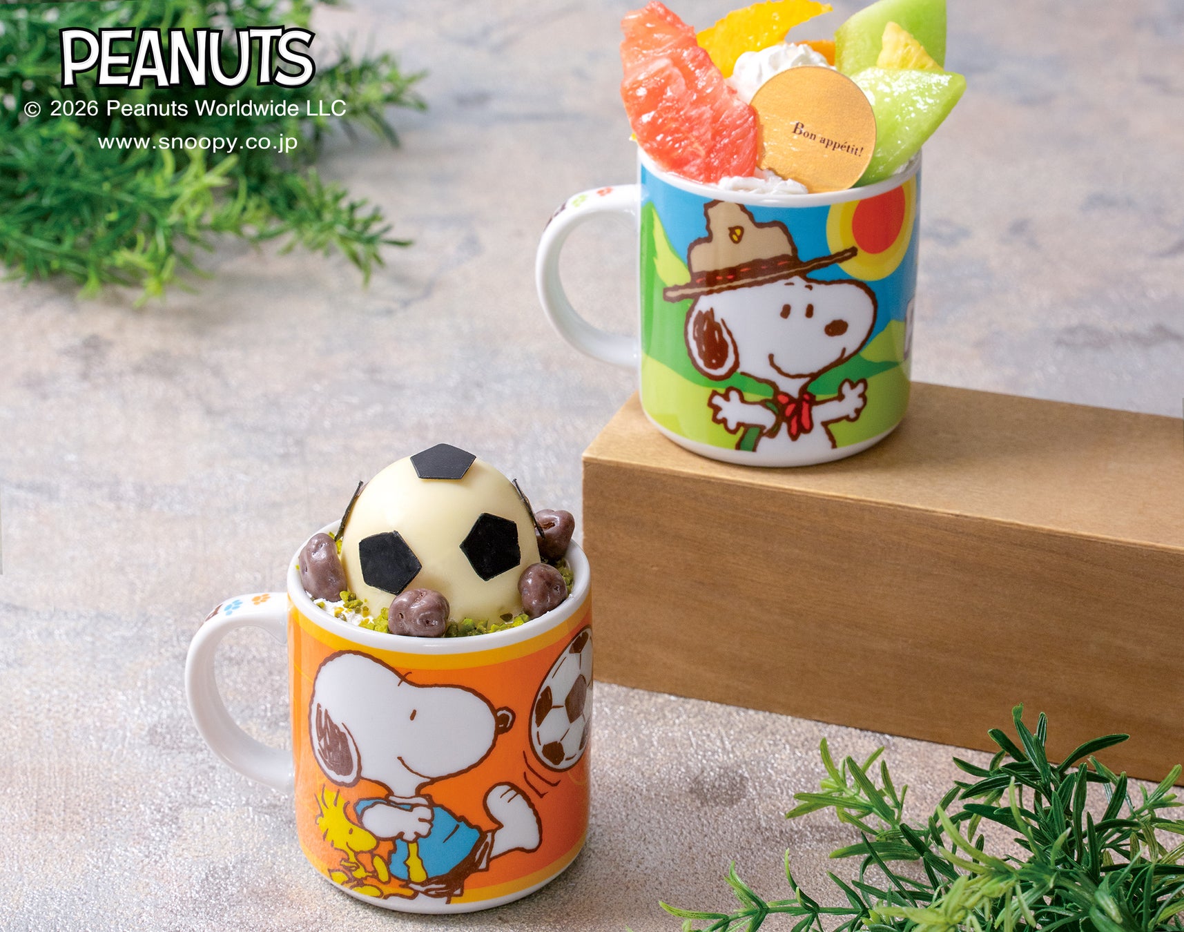 ＜PAO TOKO＞ピーナッツ夏秋柄の陶器「ビーグル・スカウト」＆「サッカー」を6月１日から販売中。保冷バッグとあわせて夏秋のスイーツ提案に