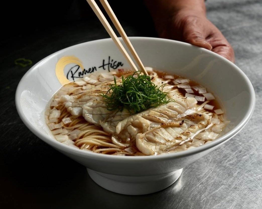 【Ramen HISA】やま幸のマグロ、尾崎牛、トラフグがラーメンに！国際美食アワードで高い評価を獲得するドバイの日本料理店「崇寿 TakaHisa」が“プレミアムラーメン”専門店をオープン！