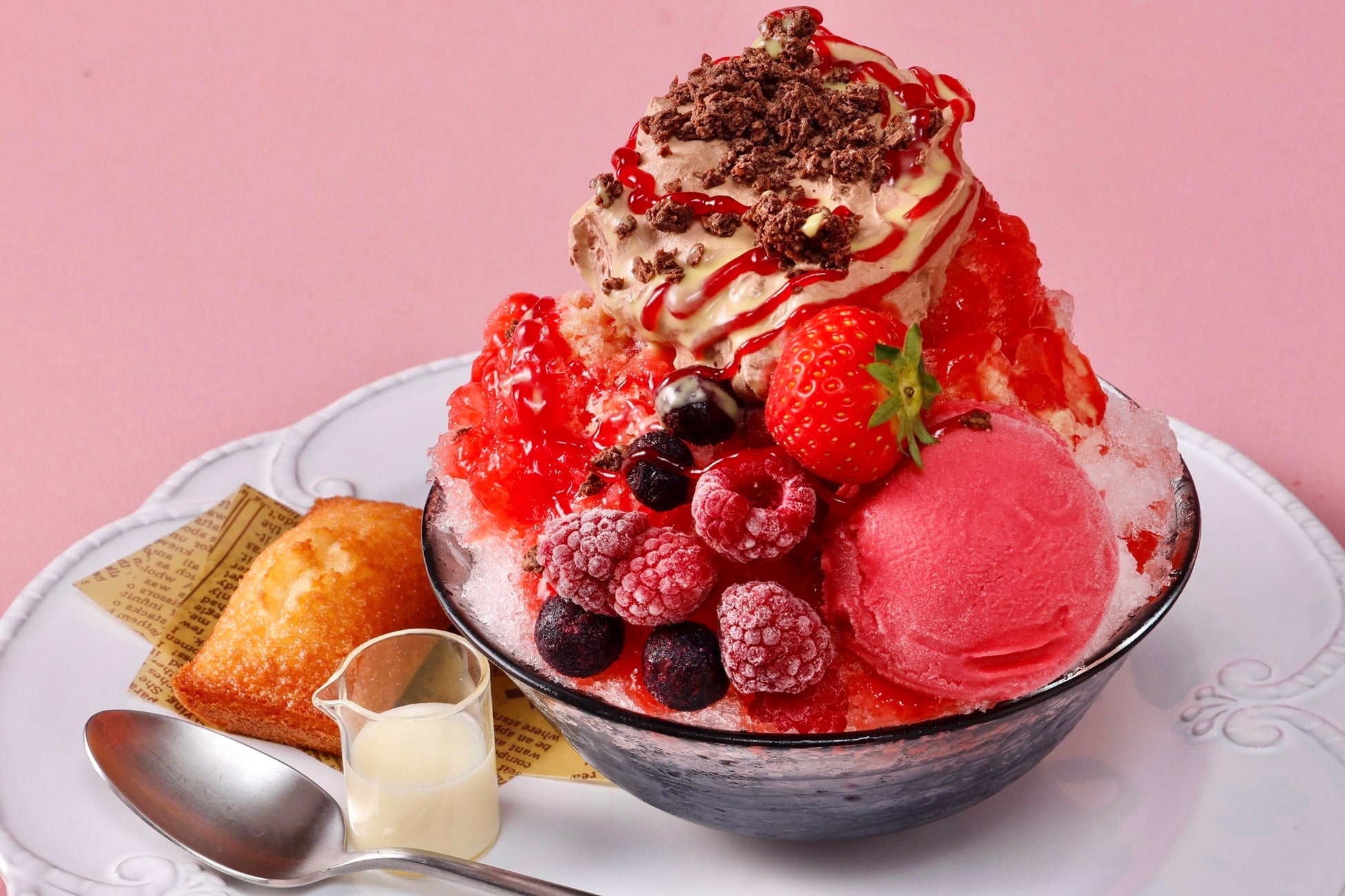 【パティスリー＆カフェデリーモ】まるでパフェのようなかき氷！濃厚ショコラとフルーツにさまざまな味わいを重ねた“パフェ氷” 麻布台ヒルズ店限定で本日販売開始