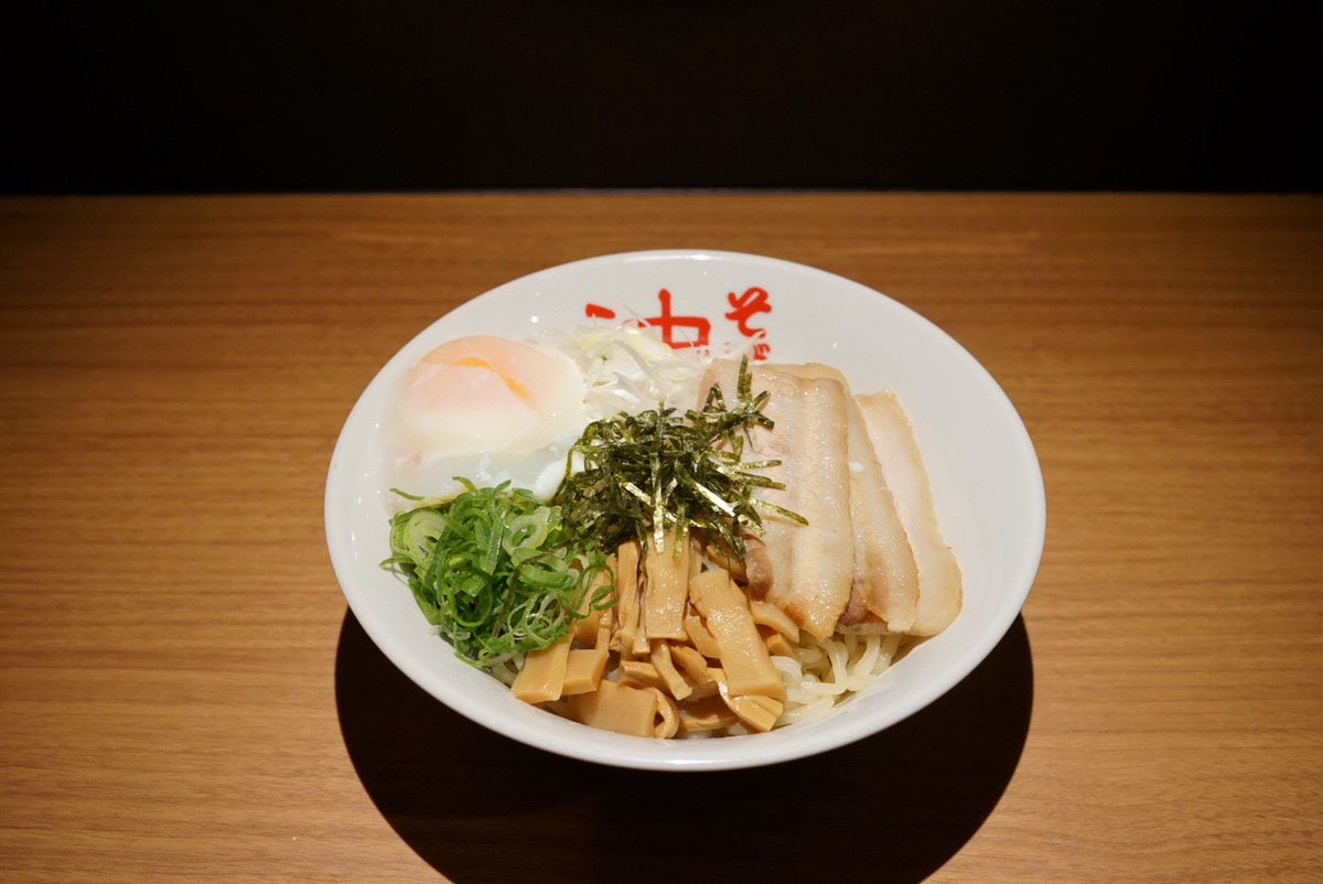 日本初の油そば専門店「東京麺珍亭本舗」が西日本初進出