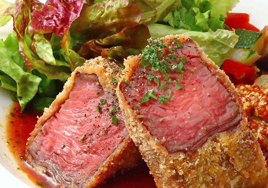 【神戸初上陸！】レアカツをつまみながらワインを飲み、小皿料理をシェアして気軽に過ごす”酒場型ビストロ”『ボナパルト・ブルー三宮センタープラザ店』2026年7月２日(木)16:00グランドオープン！！！
