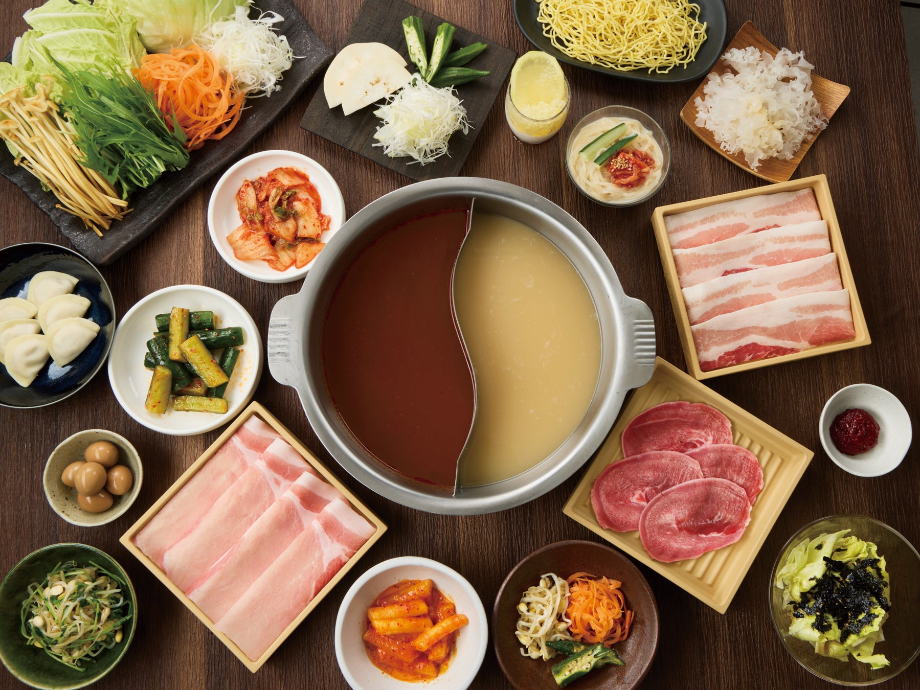 この夏、「しゃぶしゃぶ温野菜」で“ちょっと上質な韓国旅”！2種の韓国鍋「海鮮チゲ鍋」&「コムタン鍋」と、韓国の食文化“パンチャン”を楽しむ期間限定フェア