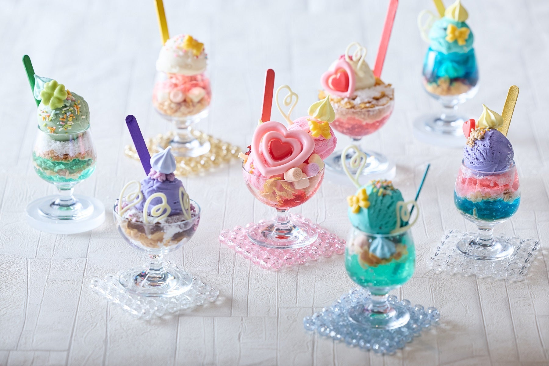 【名古屋】推しカラーやお好みのテイストにご自身で仕上げる“カスタマイズミニパフェ”が新登場！桃や旬のフルーツ、ブルーシールのアイスクリームなども楽しめる『サマーフルーツ スイーツブッフェ』 開催