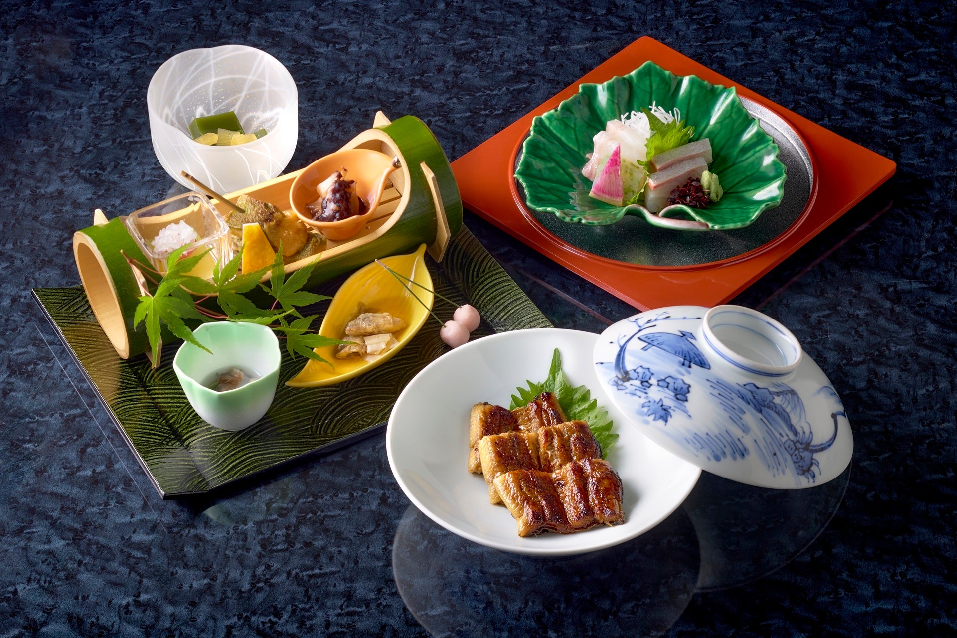 【すき家】旨辛な味わいとシャキシャキ食感がやみつきになる！すき家の夏の大人気商品「ニンニクの芽牛丼」発売