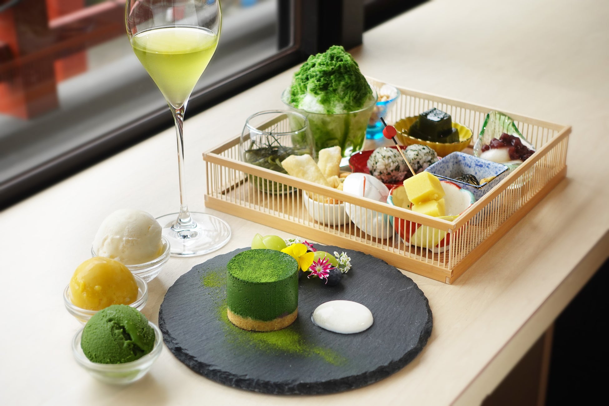 【７月９日より提供開始】浅草で良質な抹茶と贅沢な時間を味わう新メニュー【お濃茶タルトが主役　午後の抹茶プレート】～素材にこだわったジェラートも食べ放題～
