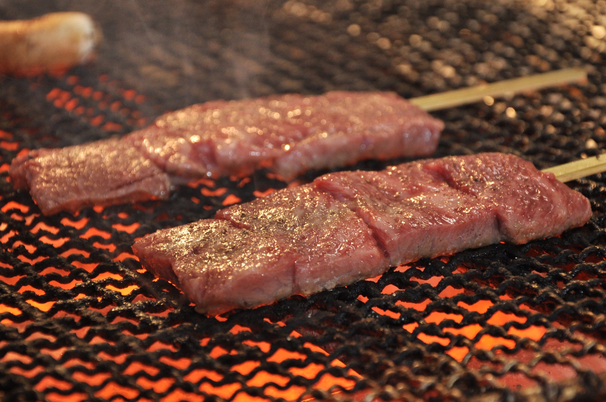格付けにとらわれない“旨みを磨いた和牛”を追求する北海道「牛の里」武田白老牛が、２年連続「キリン一番搾りビアガーデン」に登場！