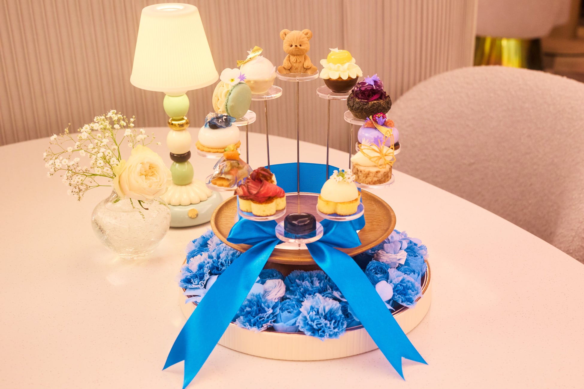 【7・8月限定】Puellaに「Celestial Blue Ribbon Afternoon Tea」が登場。星座と青いリボンが彩る、幻想的な夏のアフタヌーンティー
