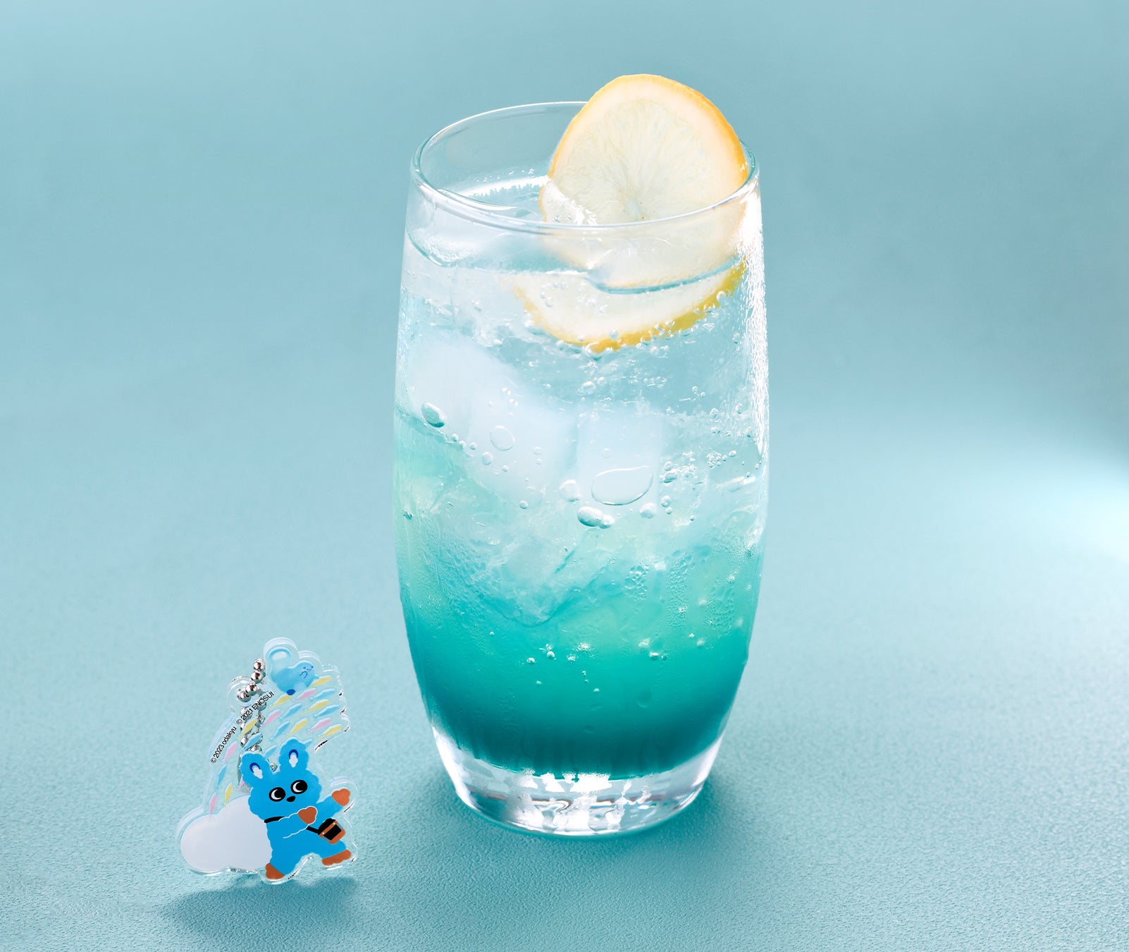 新江ノ島水族館×フォレスティコーヒー！『えのすいまるごと大解剖展』とコラボした店舗ラッピング・数量限定コラボドリンク販売を７月１３日（月）から開始