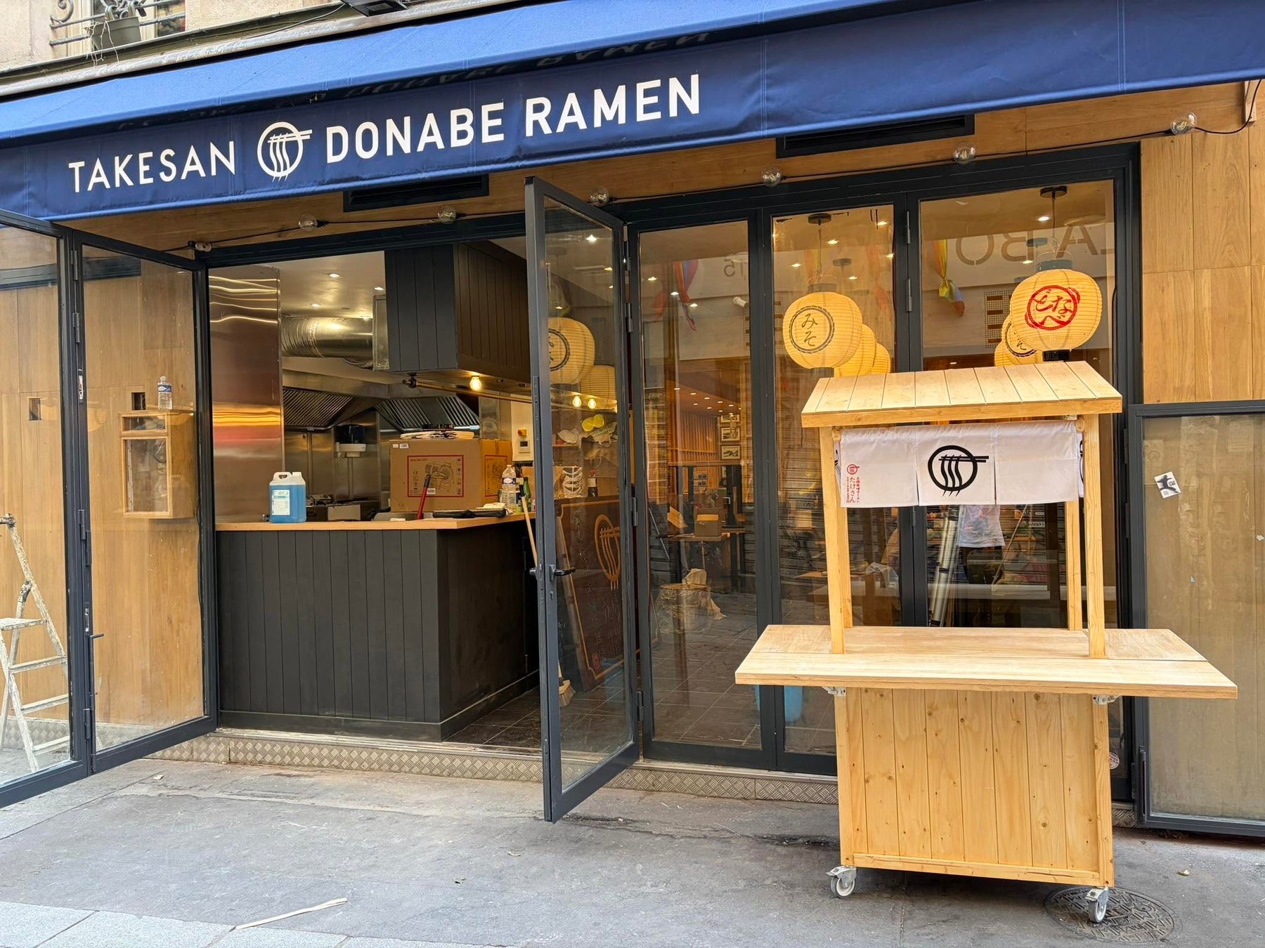 土鍋味噌ラーメン「たけさん」、パリ開業2年で2号店をマレ地区に７月１４日オープンしました。