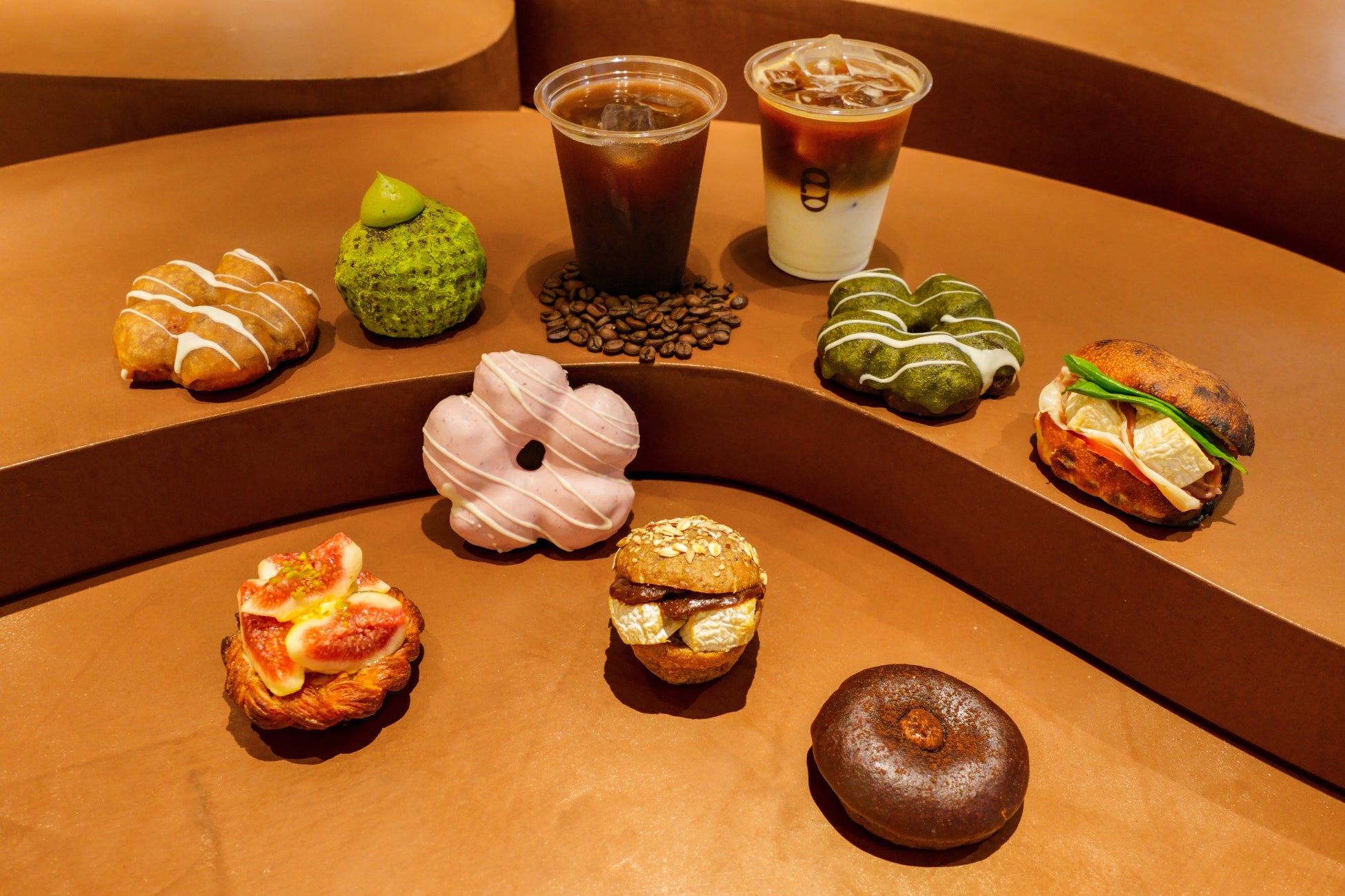 7月21日（火）博多駅前に生ドーナツ専門店【I’m donut ?】とベーカリーカフェ【dacō】2店舗同時オープン