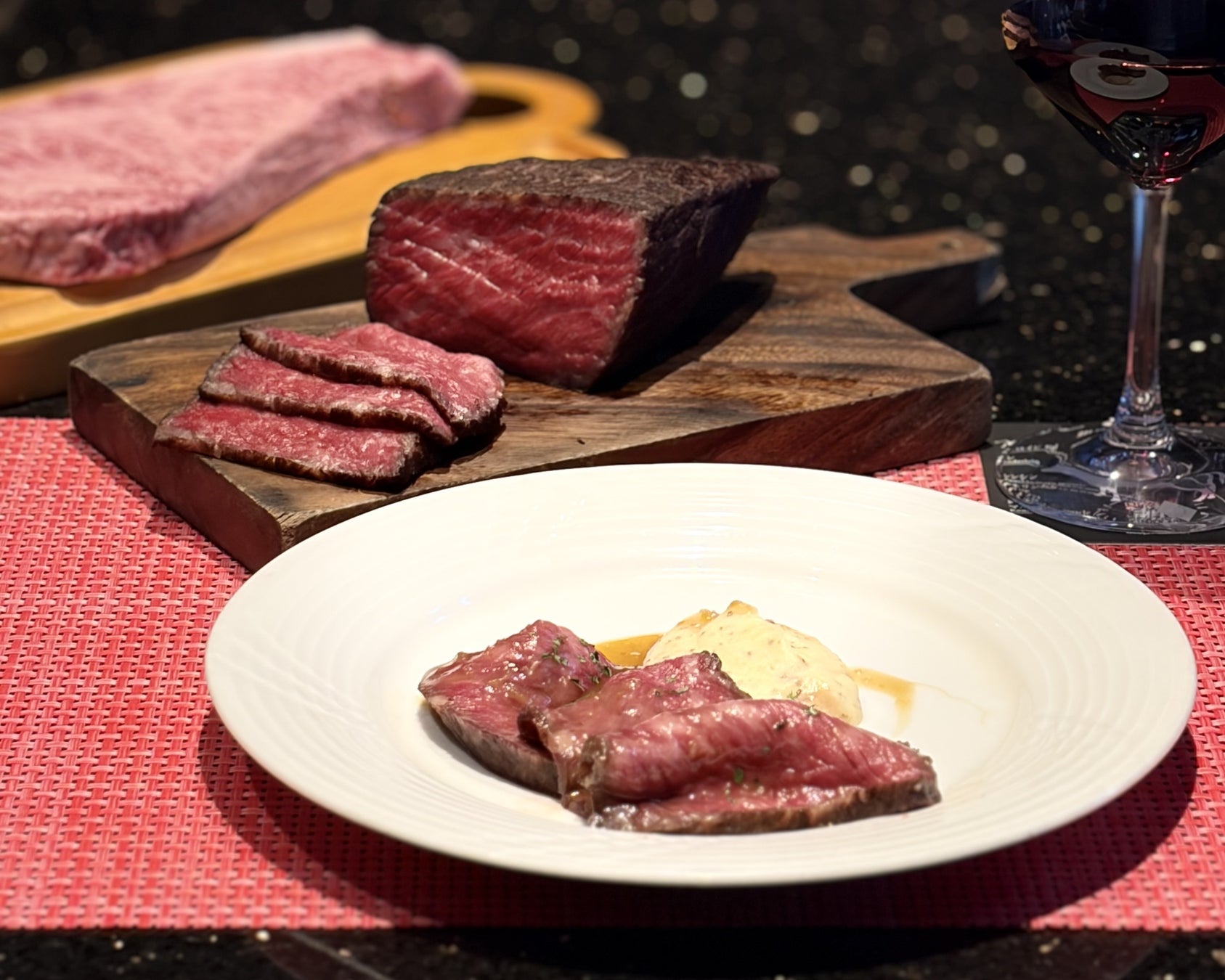 銀座のステーキ 夏バテ知らずの肉活(にくかつ)フェア！「A5黒毛和牛サーロインステーキ＆ローストビーフ食べ放題コース」が登場