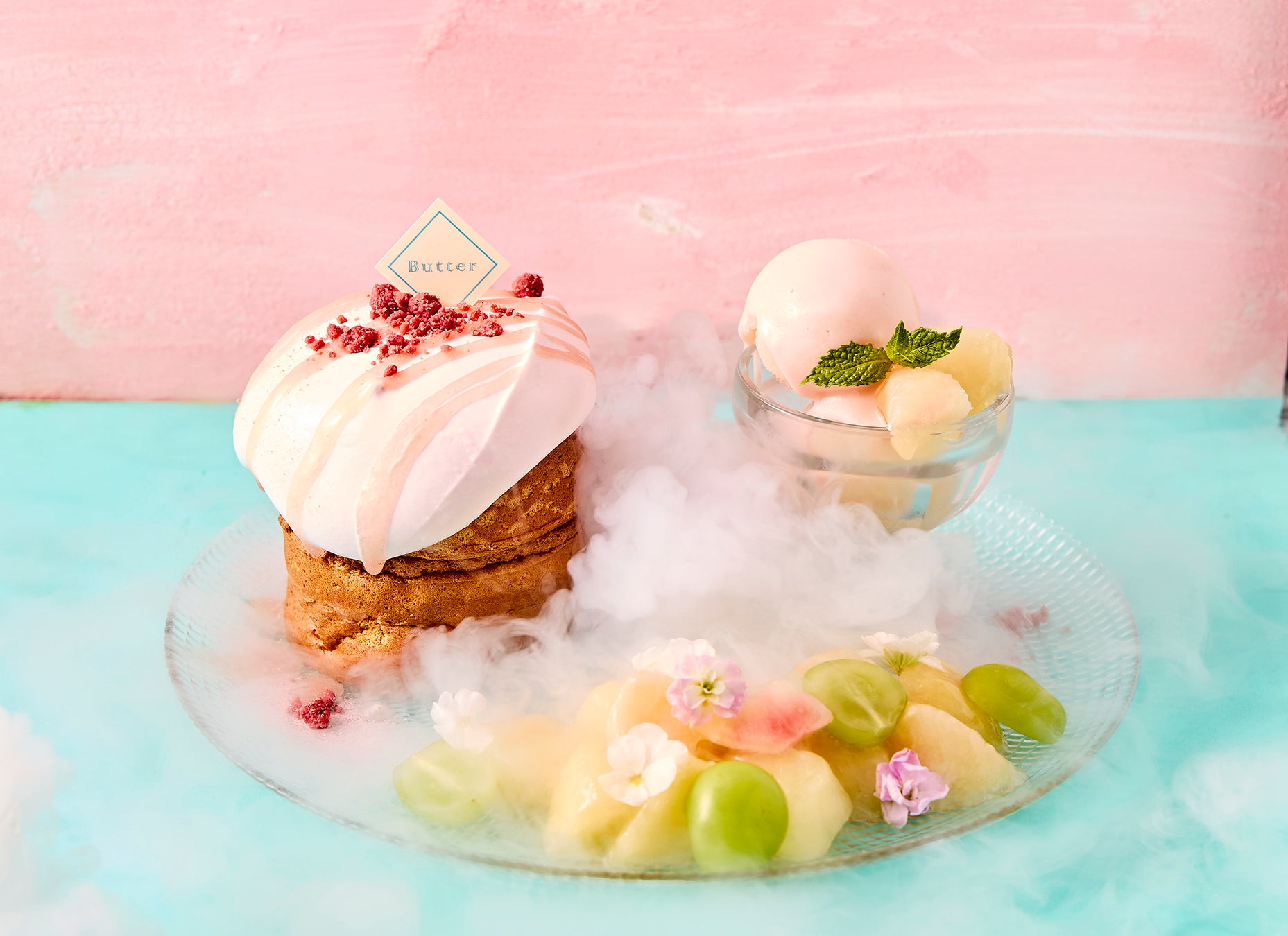 パンケーキカフェ「Butter(バター)」より夏にぴったり「桃づくしのひんやりスフレパンケーキ」発売！
