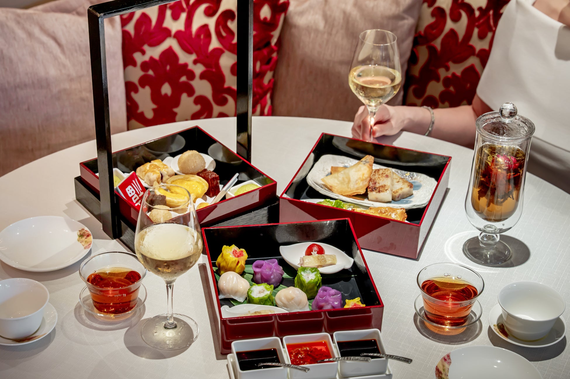 【ザ・リッツ・カールトン大阪】中国料理「香桃」飲茶アフタヌーンティーが期間限定で登場