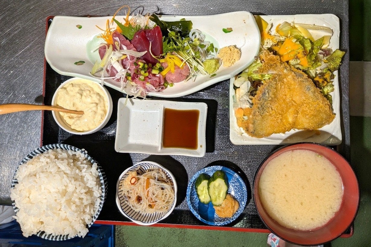 毎日通える街の定食屋『食堂　髙ひろ』8月6日（木）11:30～「西荻高架下」に新店舗オープン　人気の鮮魚定食と出店記念として全店舗ご飯おかわり1杯無料を再開（～8/31）