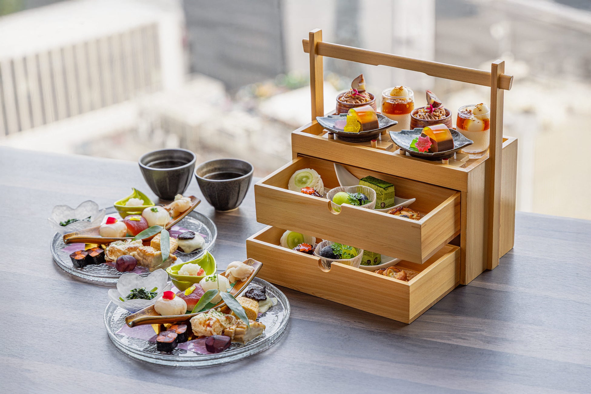 【ホテルニューグランド】秋色に染まる景色とともに味わうランチ&ディナー「秋の味覚~クラシックモダン~」(パノラミックレストラン ル・ノルマンディ)