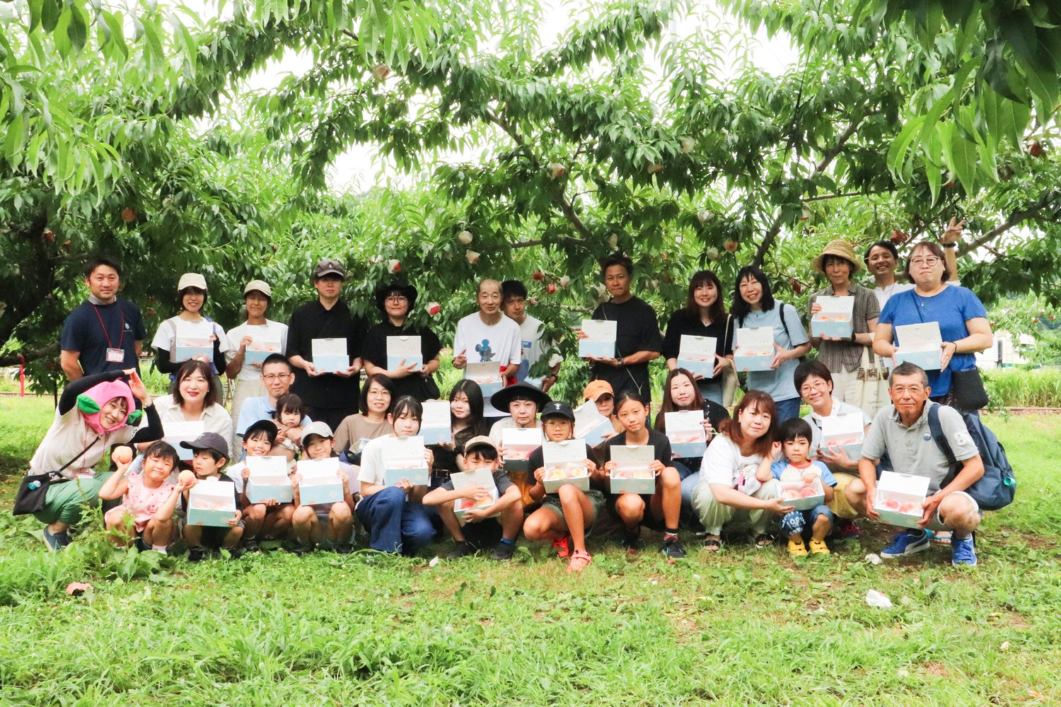 採れたての桃で「桃パフェ作り」体験 ― 8月8日、岐阜県高山市で親子向け桃ツアー開催