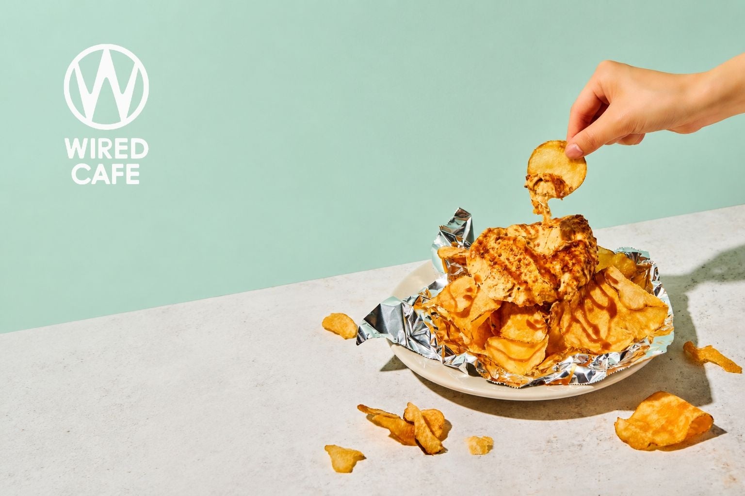 【WIRED CAFE】あの人気メニューが待望の復活！厚切りポテト×塩キャラメルアイスの甘じょっぱい味わいがクセになる「キャラメルナッツSALTポテト」を期間限定で販売開始！