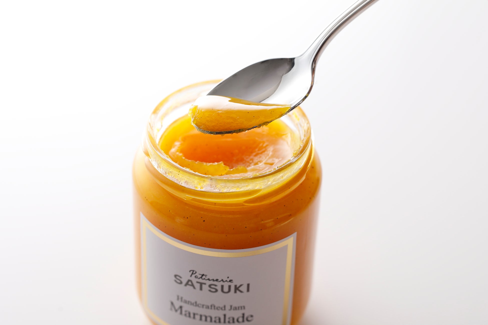 「朝食のオレンジジュース」から生まれる、おいしさの循環。たった一人のパティシエが仕込む、サステナブル マーマレード。