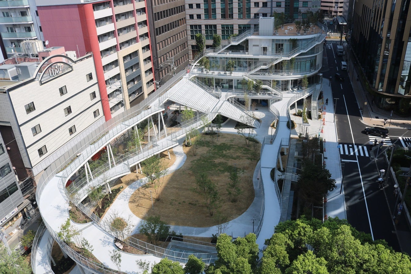 博多駅前の新たなにぎわい拠点「明治公園」本日8月7日開園　７つの店舗、立体園路と豊かな緑化空間に囲まれた5つの広場など新たな体験価値を提供
