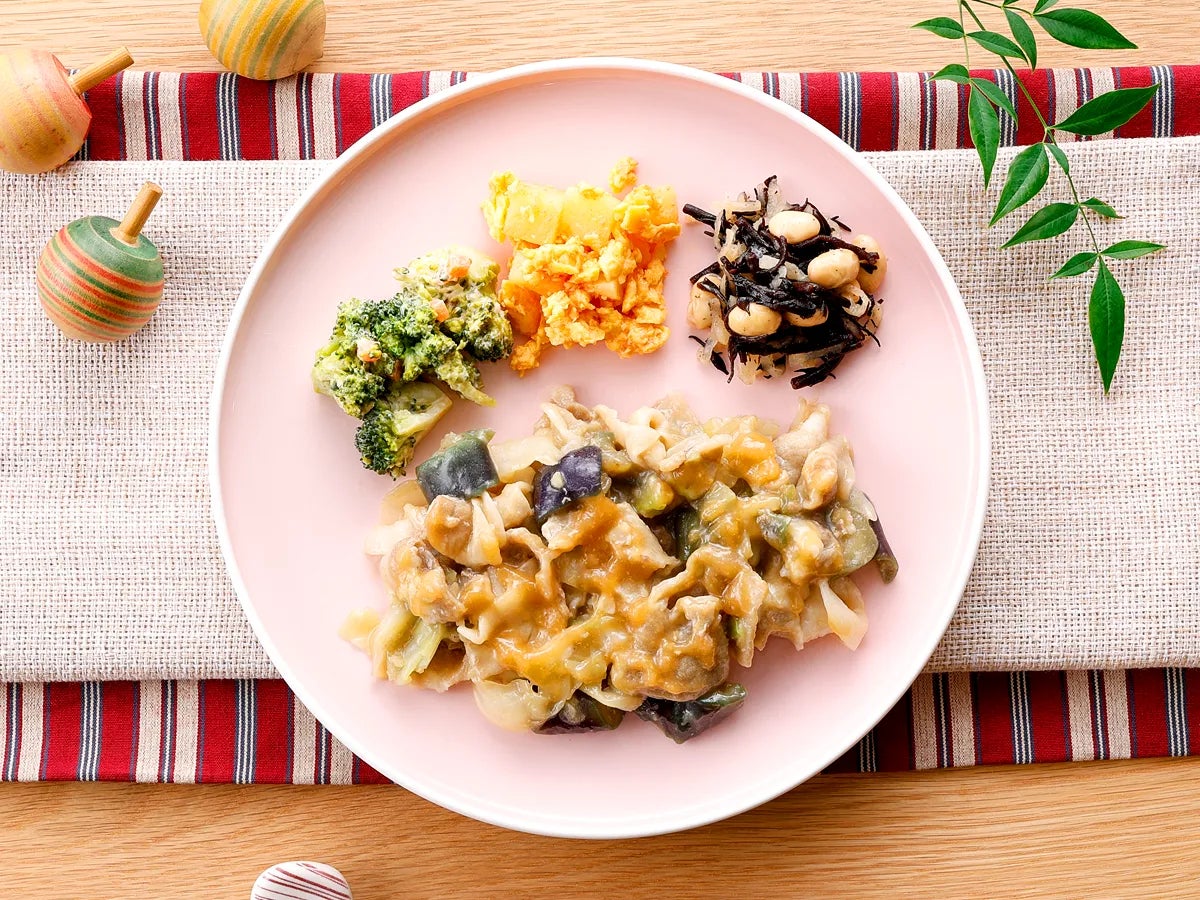 生姜の香りが食欲をそそる「しっとり豚肉の特製うまみそだれ」が8月7日（金）に新登場
