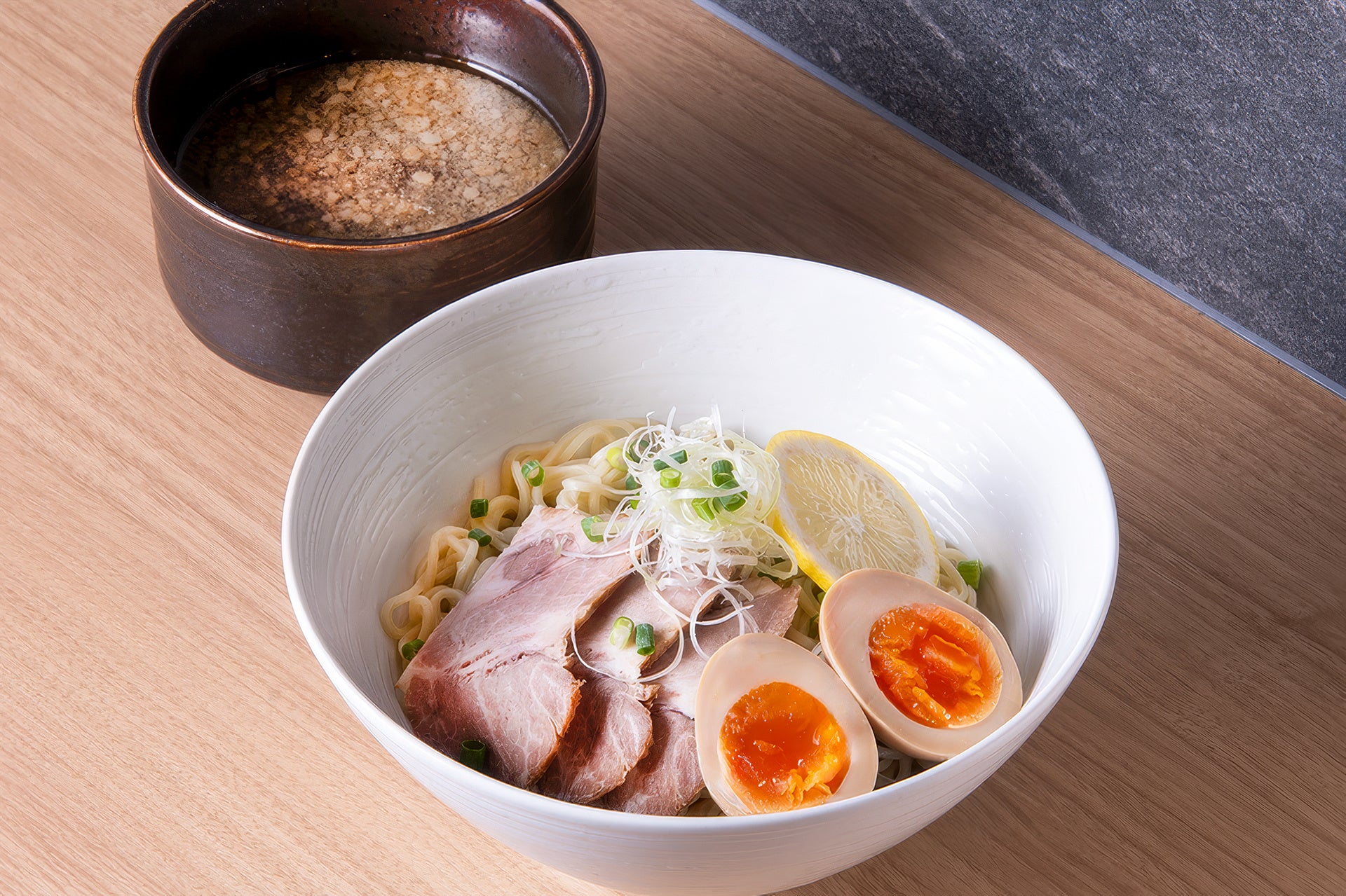 【六本木】「ラーメン GINZA TON BOX」8/18（火）より新メニュー『つけ麺』を六本木店限定で提供開始