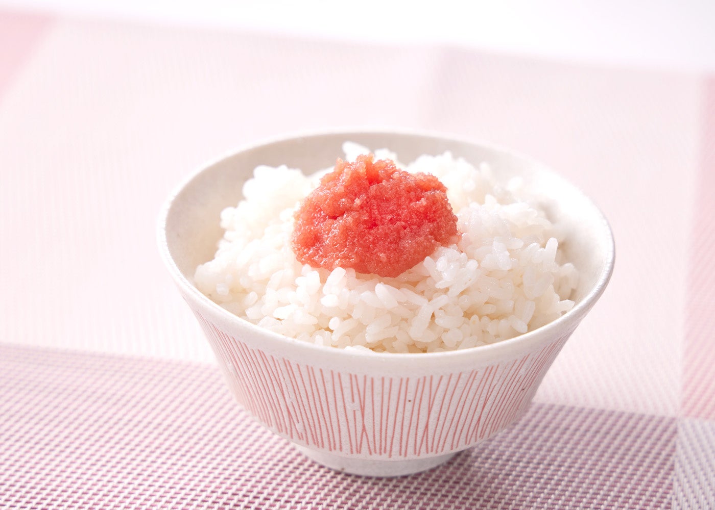旅行情報誌『るるぶ』×老舗カレーメーカー『ハチ食品』新作コラボ麺用具入りソース3品を9月１日に新発売！