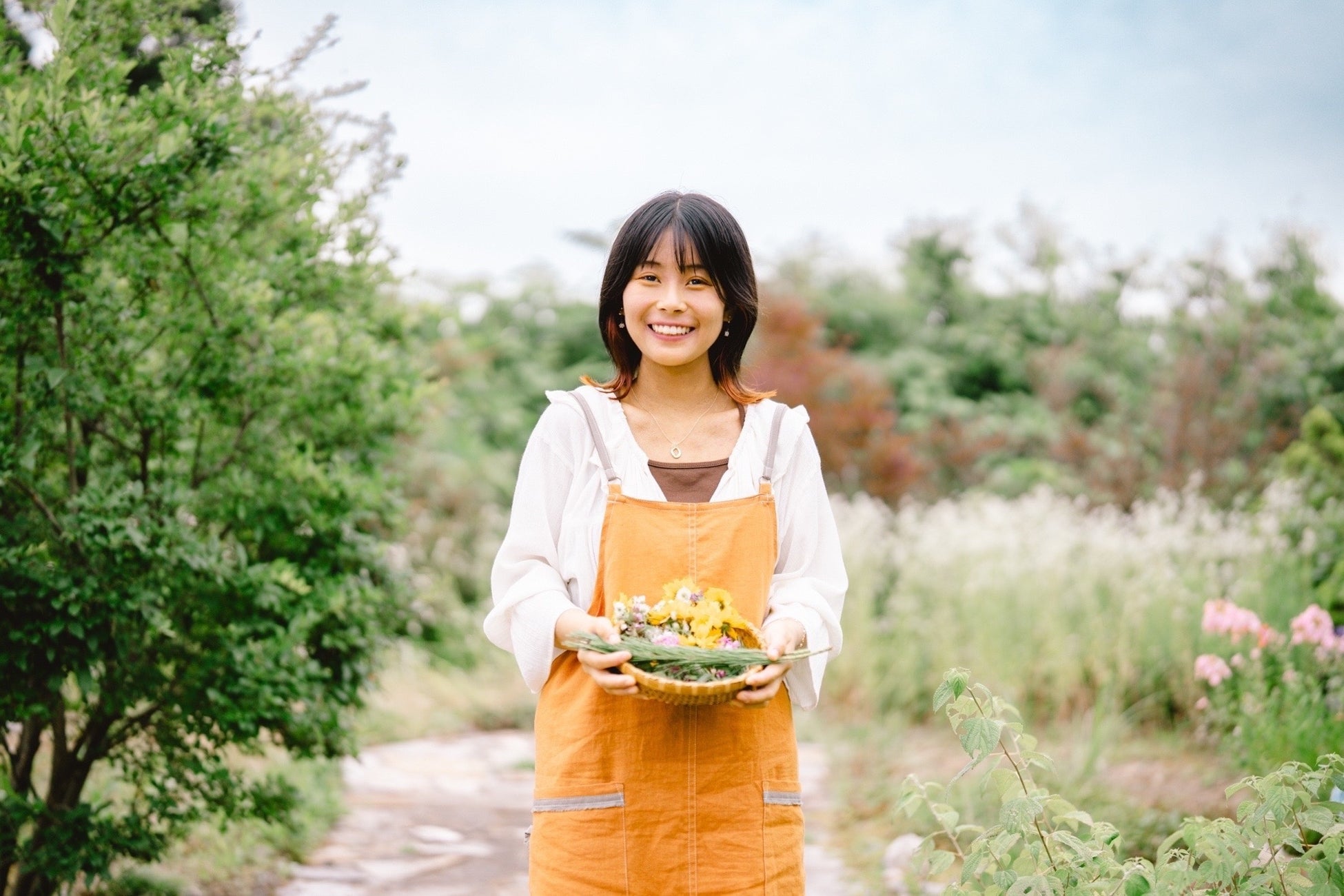「あなたの色を生きる」をテーマに、発酵・野草・松を暮らしへ繋ぐオンラインサロン「巡るてしごとの場」を9月1日開設