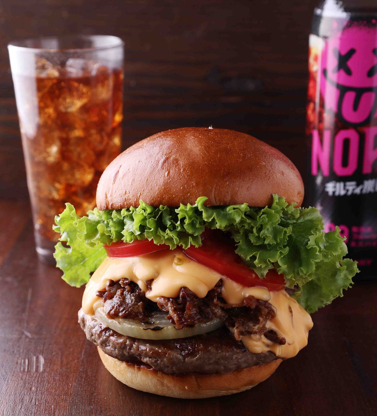 クア・アイナ×サントリー「ギルティ炭酸 NOPE」の初コラボ　ビーフ100％パティ＆牛カルビにとろけるチーズ！“背徳感MAX”な『ギルティバーガー』が新登場！