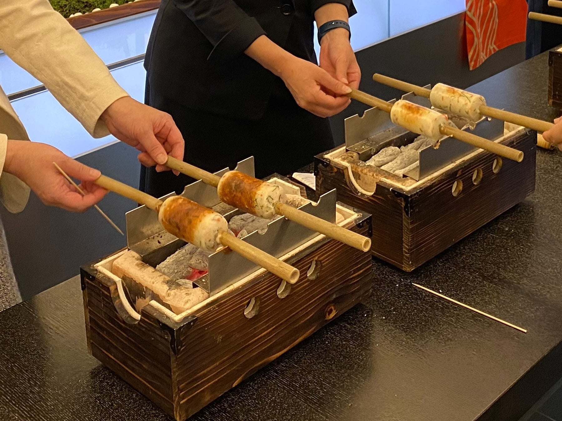 愛知・豊橋の食文化を渋谷で。約200年の伝統「ヤマサちくわ」のちくわ焼き体験と、生産者が語る特別ランチセミナーをセルリアンタワー東急ホテルで開催！